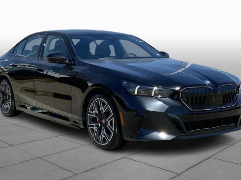 New 2026 BMW 550e xDrive image 2