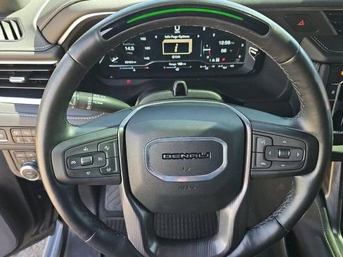 Used 2024 GMC Yukon XL Denali Ultimate AWD/4WD image 8