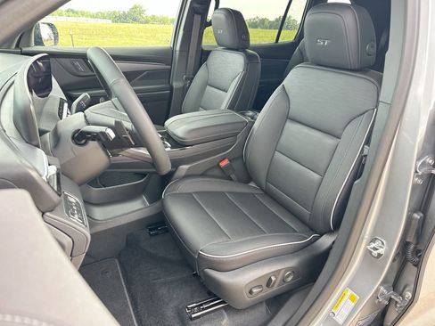 New 2026 Buick Enclave Sport Touring w/ Power Package FWD image 11