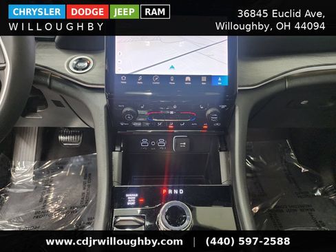 Used 2024 Jeep Grand Cherokee L Limited AWD/4WD image 21