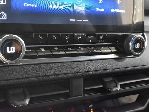 Used 2026 Chevrolet Colorado Trail Boss AWD/4WD image 20