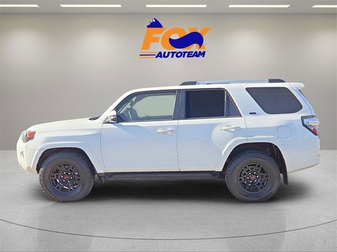 Certified 2022 Toyota 4Runner SR5 Premium image 2