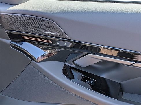 New 2026 BMW 530i image 19