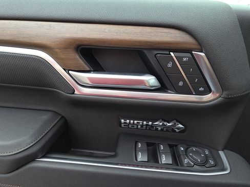 New 2026 Chevrolet Silverado 1500 High Country w/ Technology Package AWD/4WD image 14