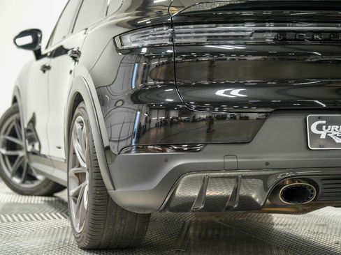 Used 2024 Porsche Cayenne Turbo GT AWD/4WD image 43