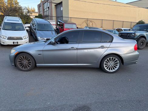 Used 2010 BMW 328i xDrive Sedan image 2