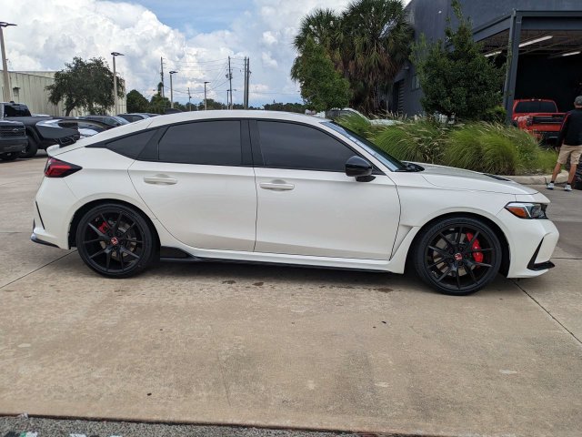 Used 2023 Honda Civic Type R image 3