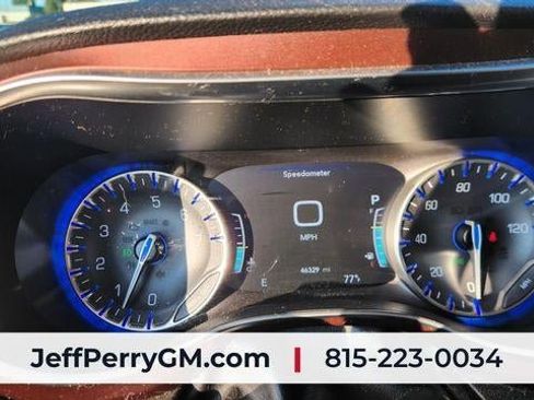 Used 2020 Chrysler Pacifica Limited FWD image 9