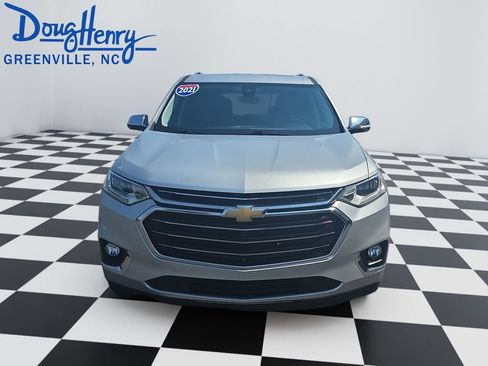 Used 2021 Chevrolet Traverse Premier FWD image 8