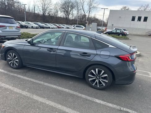 Used 2022 Honda Civic EX-L image 6