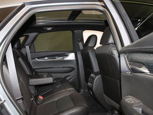 Used 2021 Cadillac XT5 Premium Luxury w/ LPO, Floor Liner Package FWD image 11