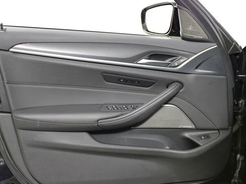 Used 2023 BMW 540i w/ Executive Package image 34