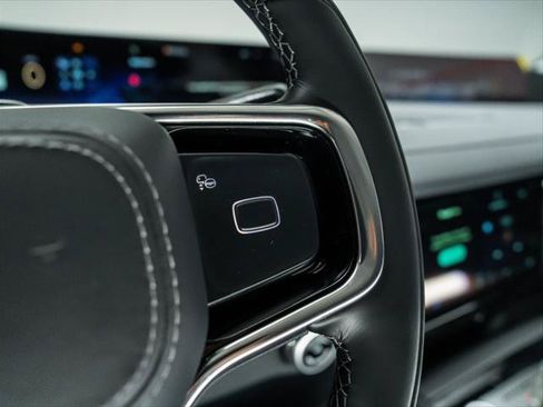 New 2026 Lincoln Navigator Premiere AWD/4WD image 22
