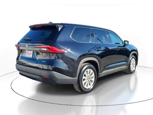 Used 2024 Toyota Grand Highlander XLE image 4