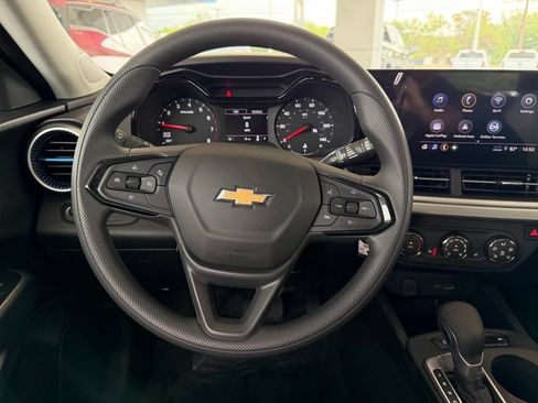New 2026 Chevrolet Trax LS w/ LS Convenience Package FWD image 19