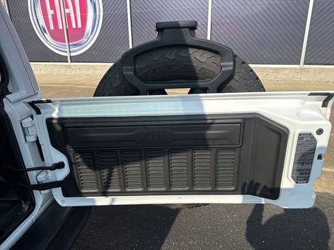 Used 2023 Jeep Wrangler Altitude image 58