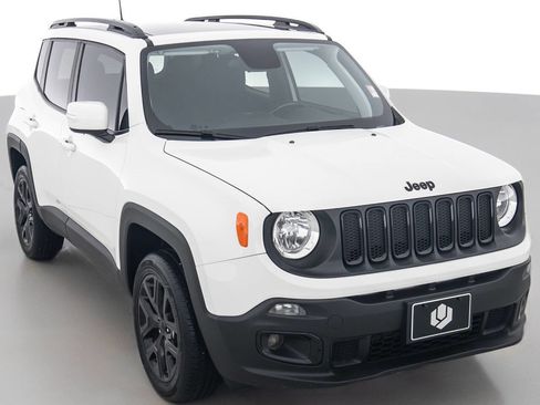 Used 2018 Jeep Renegade Altitude w/ UConnect 8.4 Nav Group AWD/4WD image 1