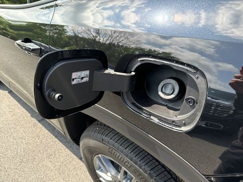 New 2025 GMC Acadia Elevation w/ LPO, Floor Liner Package image 60