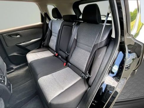 Used 2023 Nissan Rogue SV FWD image 21