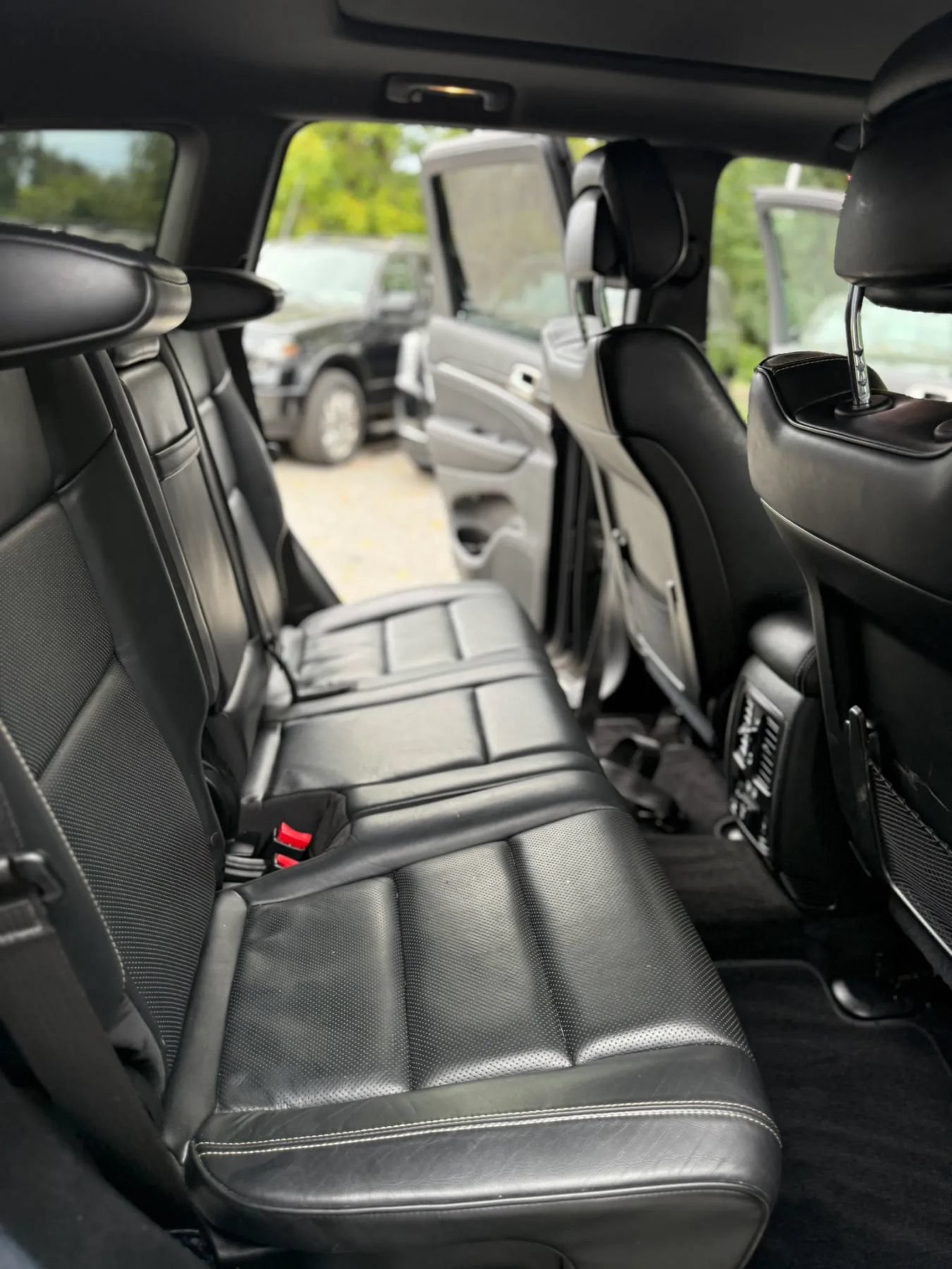 Used 2014 Jeep Grand Cherokee Overland AWD/4WD image 20