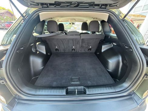 Used 2019 Jeep Cherokee Latitude w/ Popular Appearance Group AWD/4WD image 20
