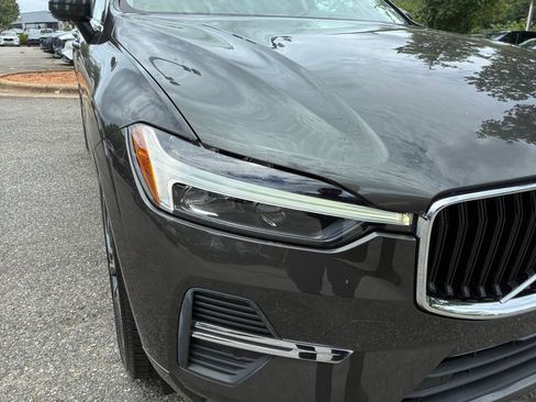 Used 2022 Volvo XC60 B5 Momentum w/ Protection Package Premier FWD image 24