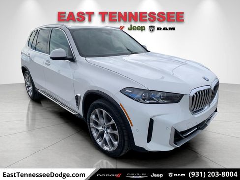 Used 2024 BMW X5 xDrive40i w/ Premium Package image 1