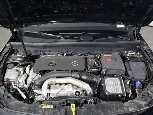 New 2026 Mercedes-Benz GLB 250 4MATIC image 9