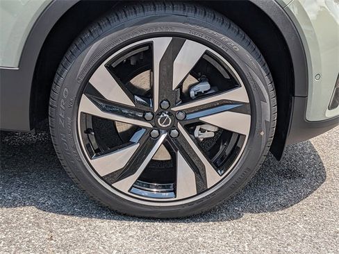 New 2025 Volvo XC40 B5 Plus w/ Protection Package Premier image 12