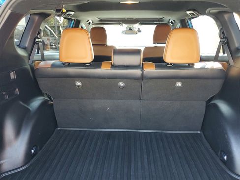 Used 2017 Toyota RAV4 SE image 13