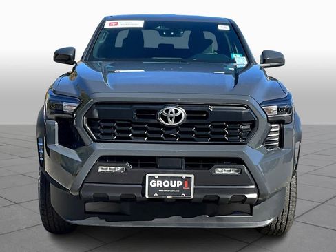 Used 2025 Toyota Tacoma TRD Off-Road image 3