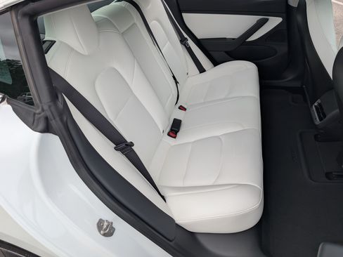Used 2020 Tesla Model 3 Standard Range Plus RWD image 20