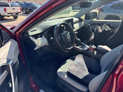 Used 2024 Toyota RAV4 XLE image 7