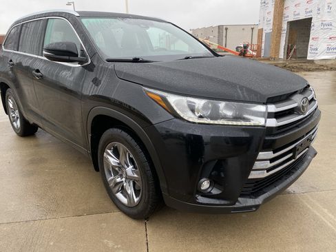 Used 2019 Toyota Highlander Limited Platinum image 4