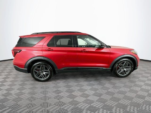Certified 2025 Ford Explorer ST AWD/4WD image 13