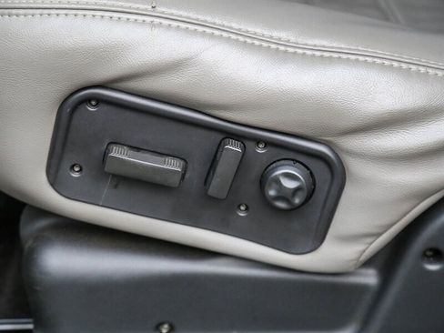 Used 2005 HUMMER H2 w/ Preferred Equipment Group image 28