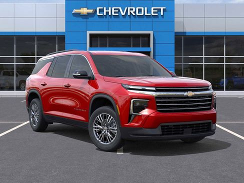 New 2026 Chevrolet Traverse LT w/ LPO, Floor Liner Package AWD/4WD image 7