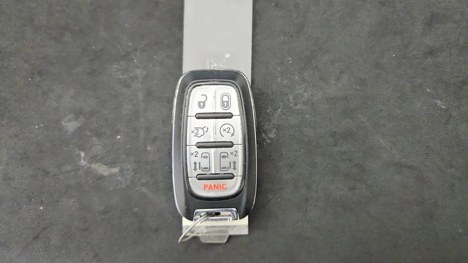 Used 2023 Chrysler Pacifica Touring-L FWD image 13