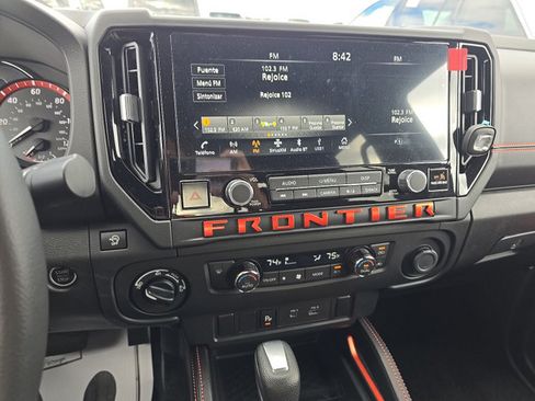 Used 2025 Nissan Frontier PRO-4X AWD/4WD image 7