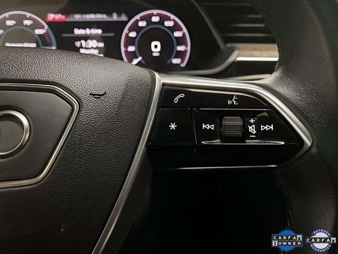 Used 2022 Audi e-tron Premium Plus w/ Premium Plus Package image 40