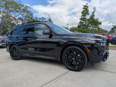 Used 2025 BMW X7 M60i AWD/4WD image 2