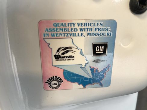 Used 2025 GMC Savana 3500 Extended RWD image 16
