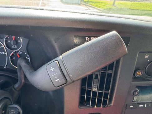 Used 2025 GMC Savana 2500 RWD image 27
