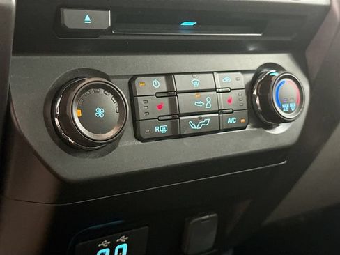 Used 2018 Ford F150 XLT w/ Equipment Group 302A Luxury AWD/4WD image 16