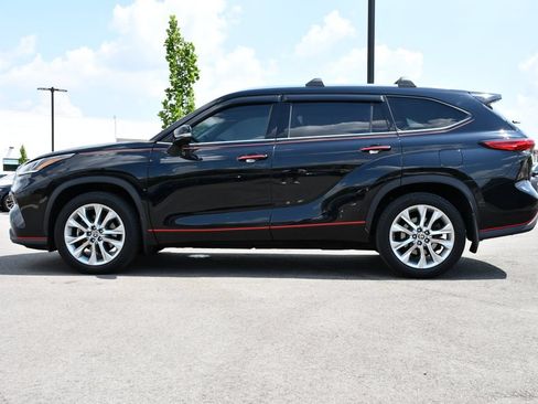 Used 2021 Toyota Highlander Limited AWD/4WD image 4
