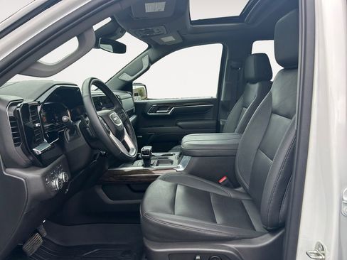 Used 2024 GMC Sierra 1500 Elevation w/ Elevation Premium Package AWD/4WD image 7