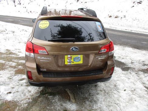 Used 2011 Subaru Outback 2.5i Premium image 7