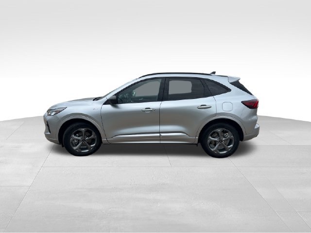 Used 2023 Ford Escape ST-Line w/ Tech Pack #1 AWD/4WD image 3