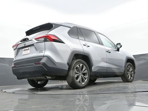 Used 2022 Toyota RAV4 XLE Premium AWD/4WD image 11
