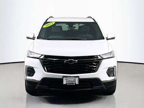 Used 2023 Chevrolet Traverse RS AWD/4WD image 2